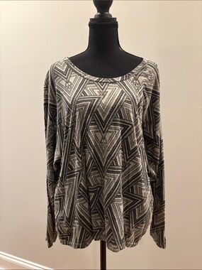 Volcom Geometric Long Sleeve Tee - Black & Gray, with front pocket